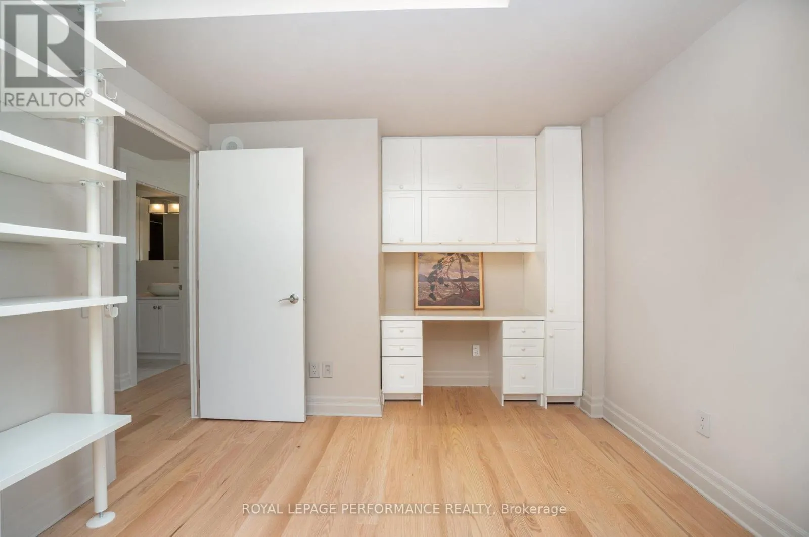 703 - 245 KENT STREET