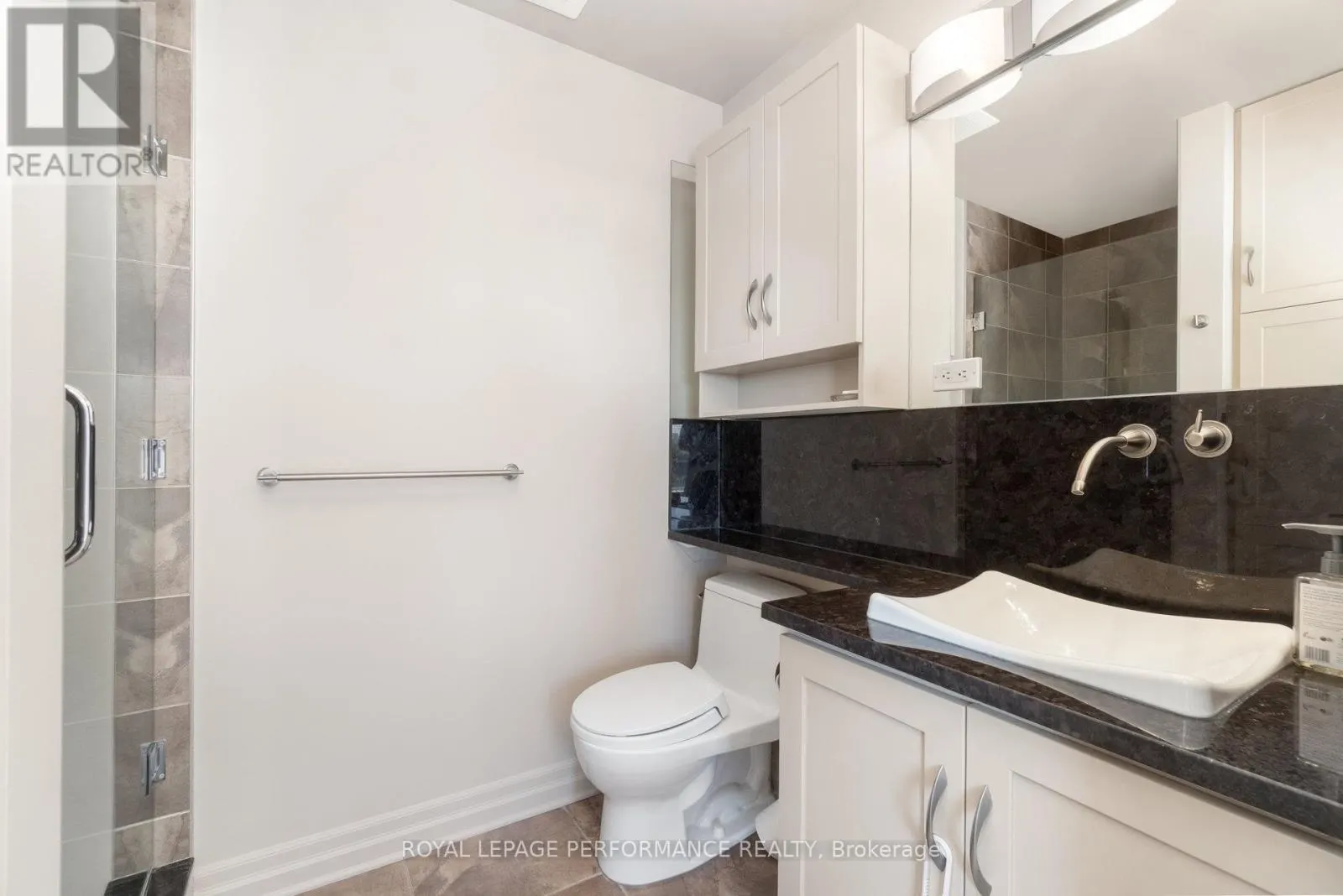 703 - 245 KENT STREET