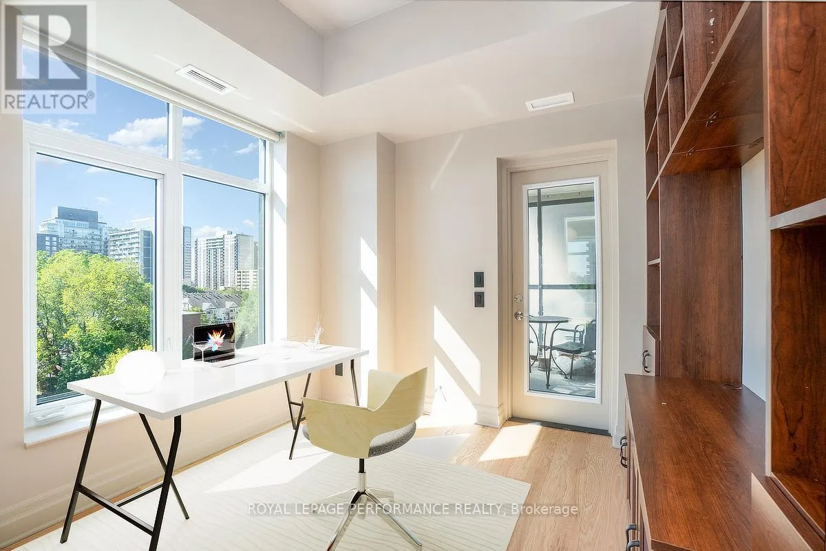 703 - 245 KENT STREET