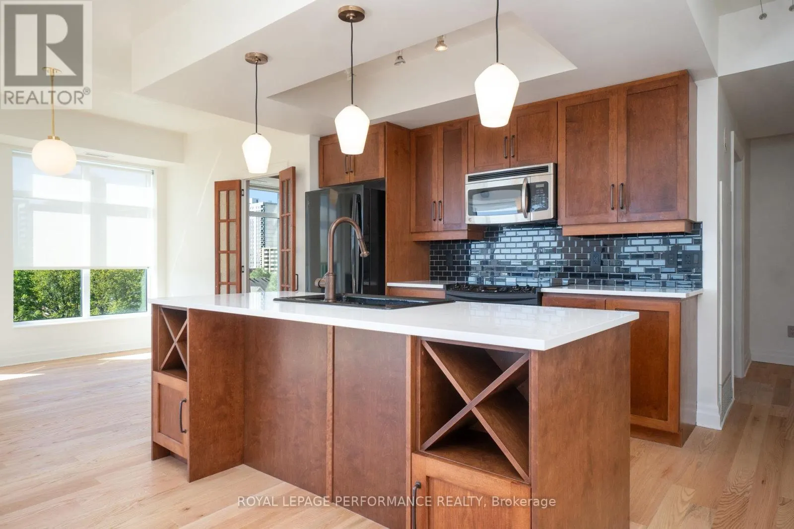 703 - 245 KENT STREET