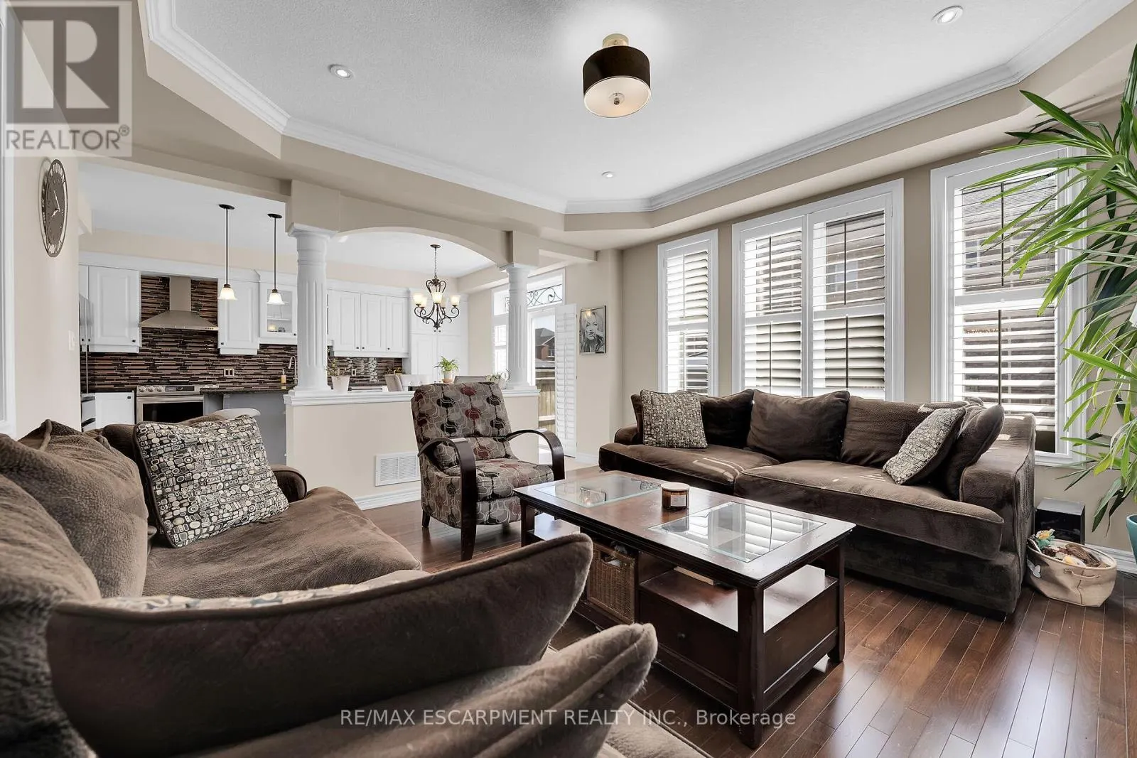 8 CHARTWELL CIRCLE