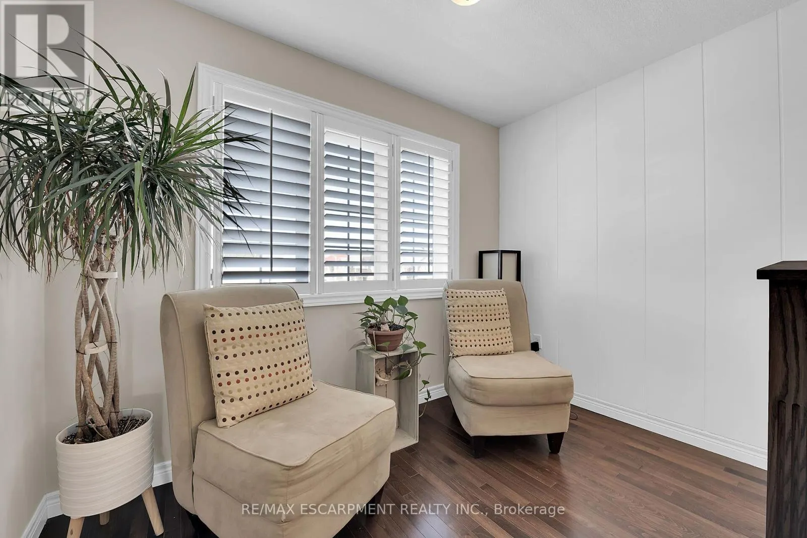 8 CHARTWELL CIRCLE