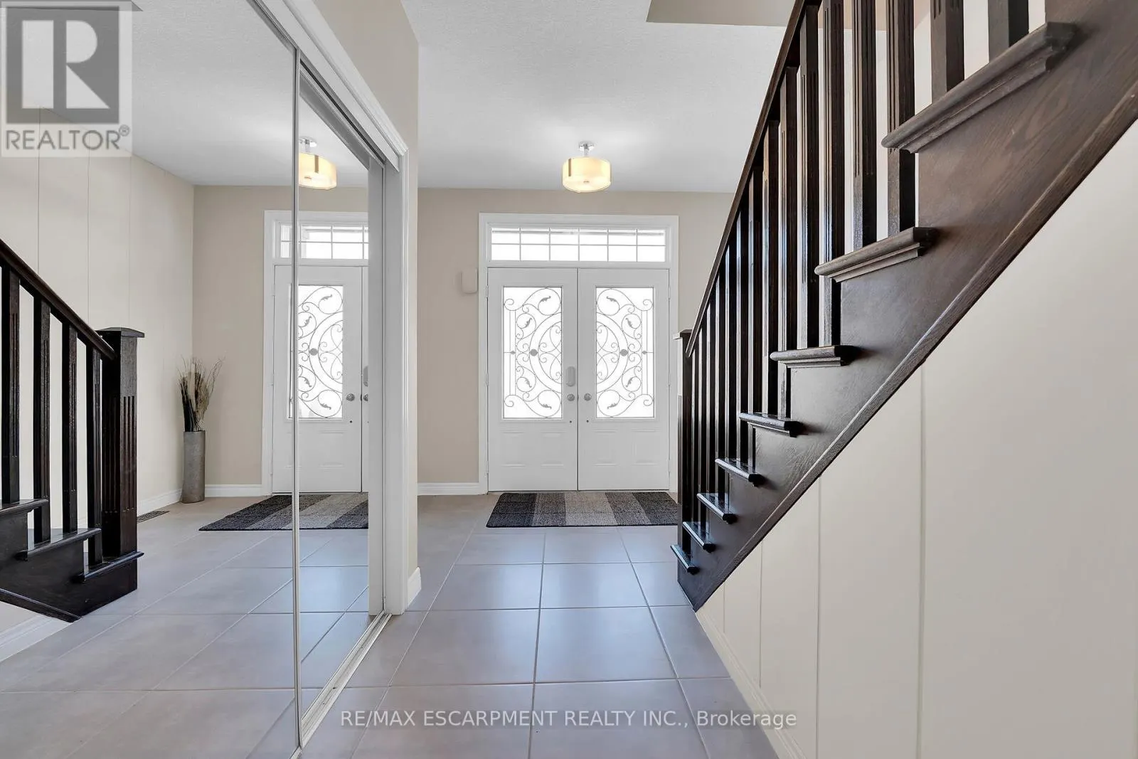 8 CHARTWELL CIRCLE