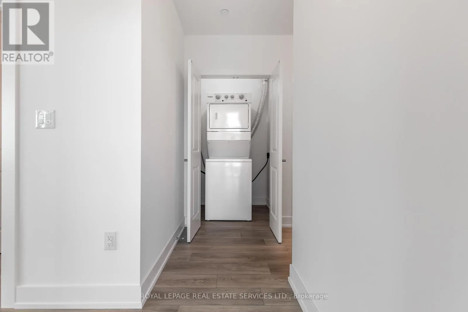1211 - 470 DUNDAS STREET E