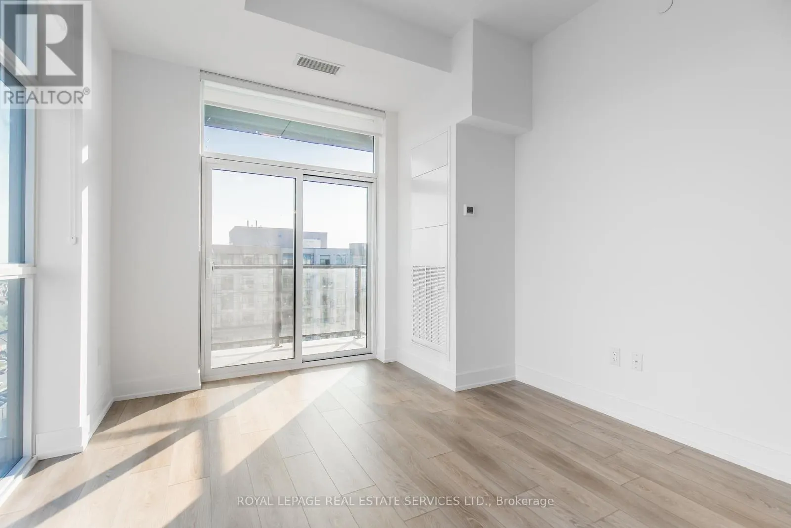 1211 - 470 DUNDAS STREET E