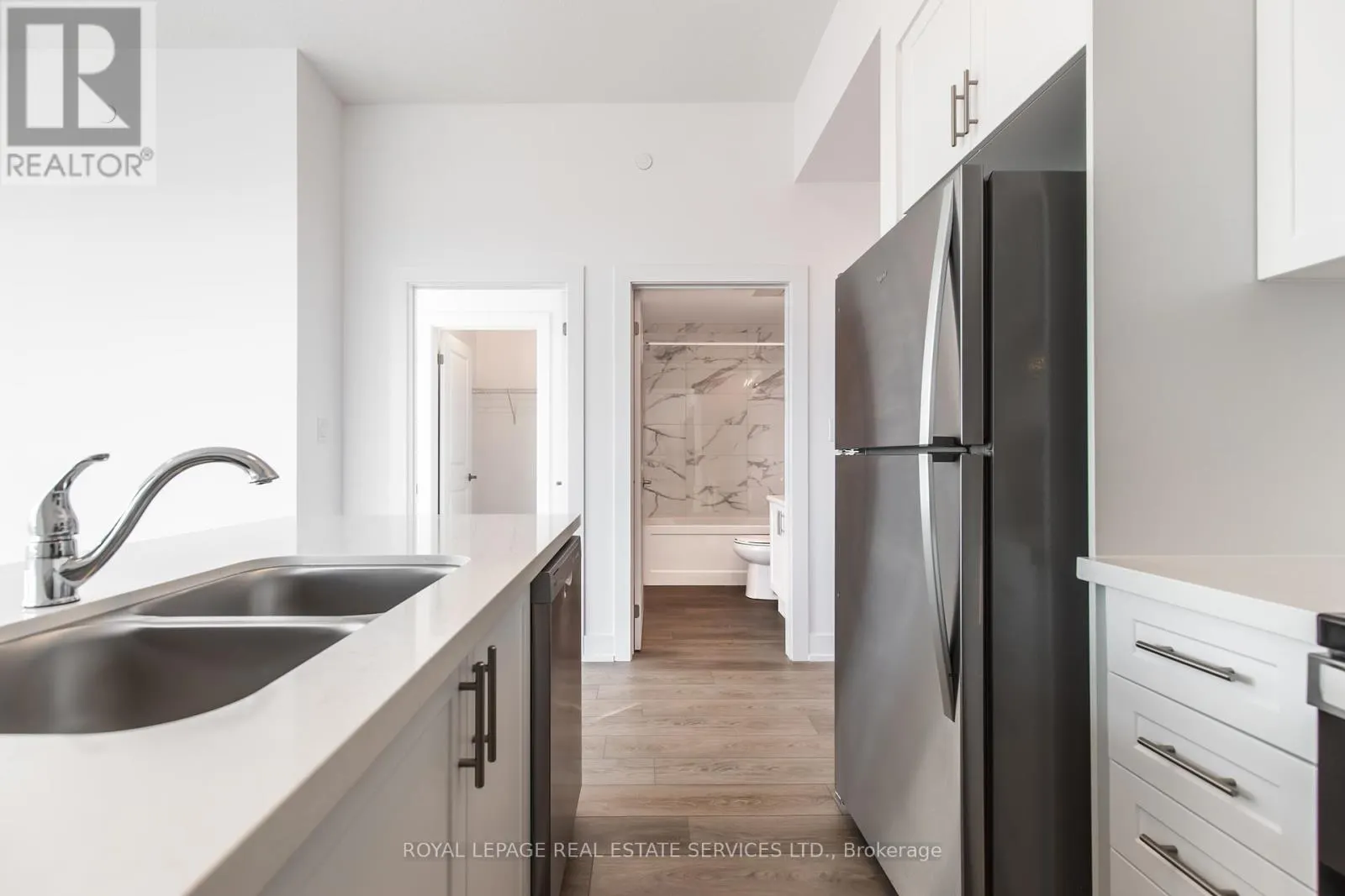 1211 - 470 DUNDAS STREET E