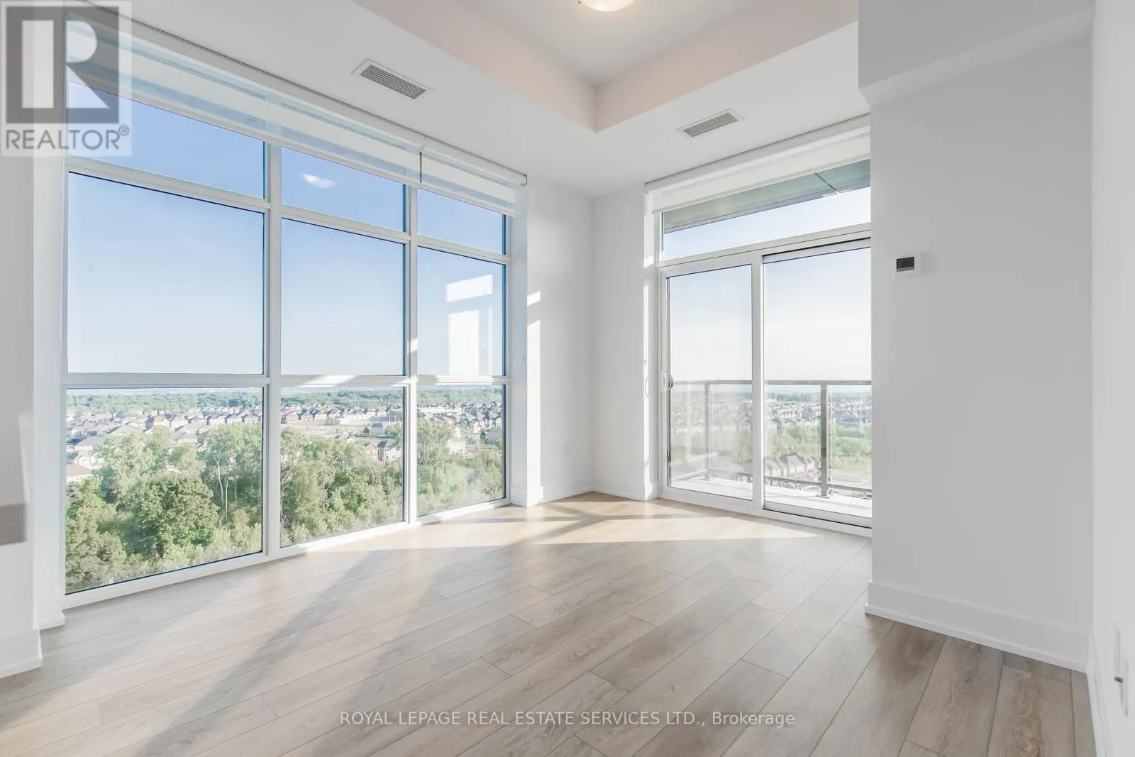 1211 - 470 DUNDAS STREET E