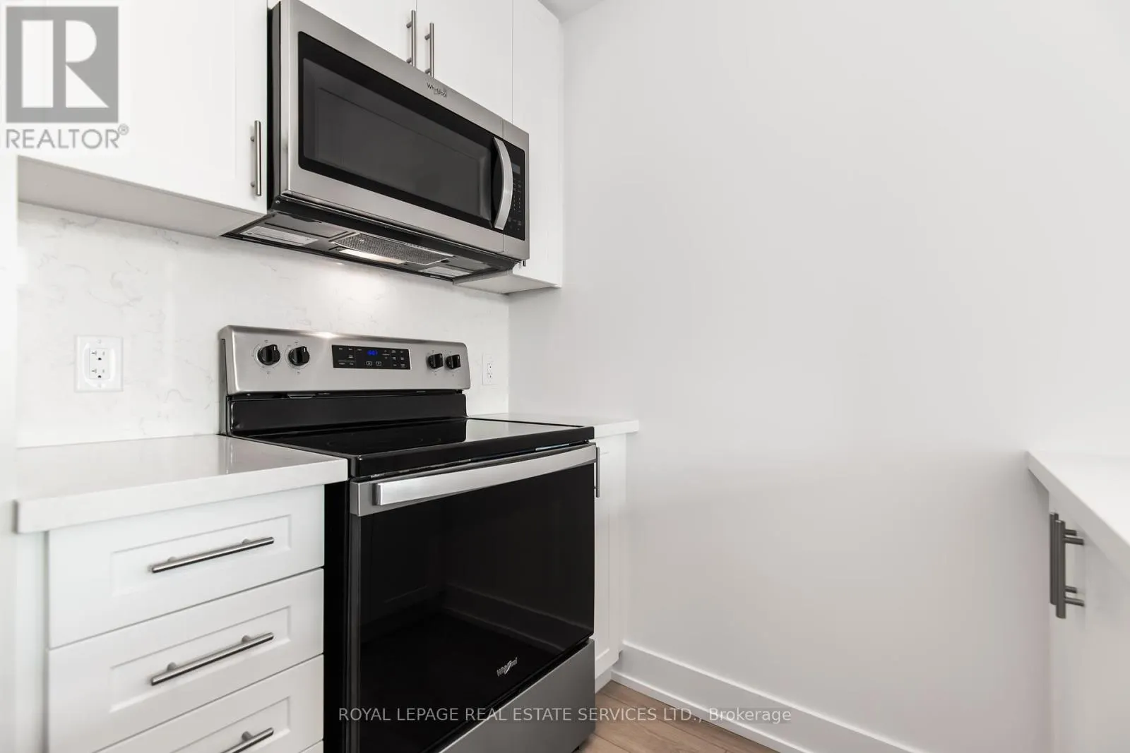 1211 - 470 DUNDAS STREET E