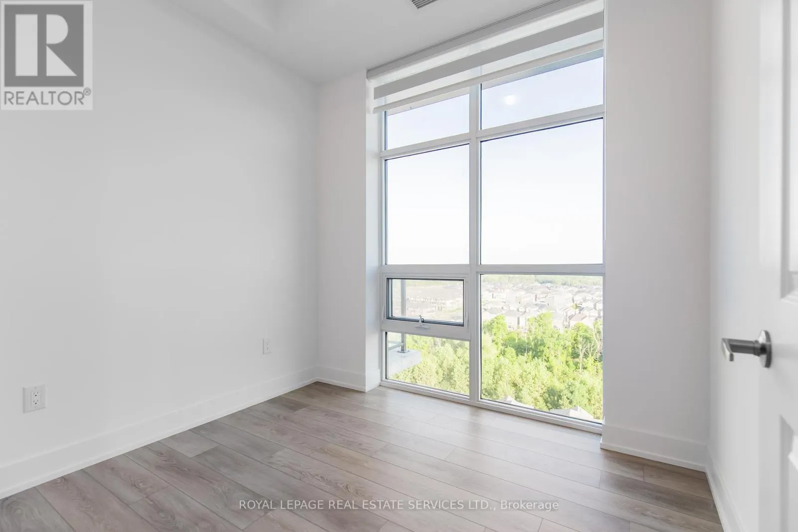 1211 - 470 DUNDAS STREET E