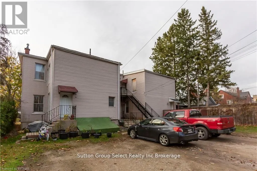 60 WELLINGTON STREET N