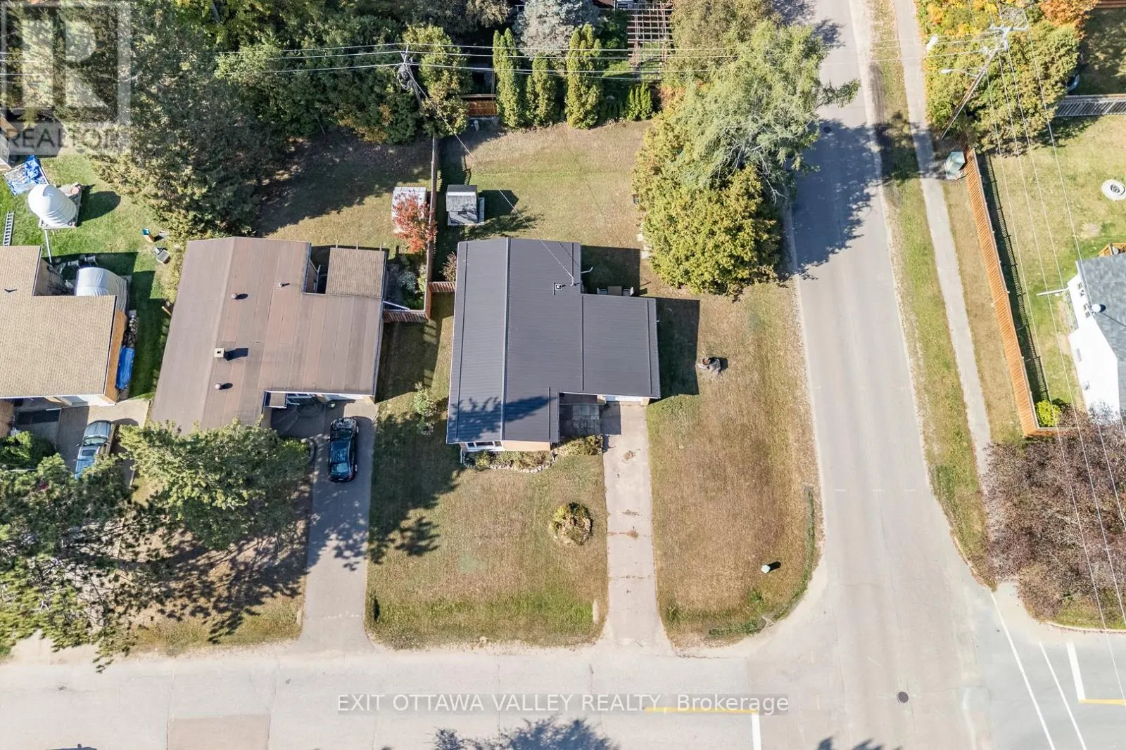 85 FRONTENAC CRESCENT