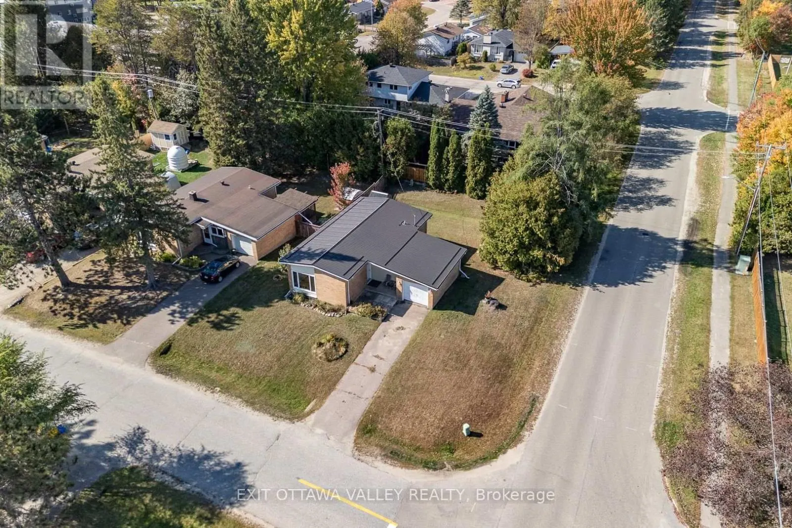 85 FRONTENAC CRESCENT