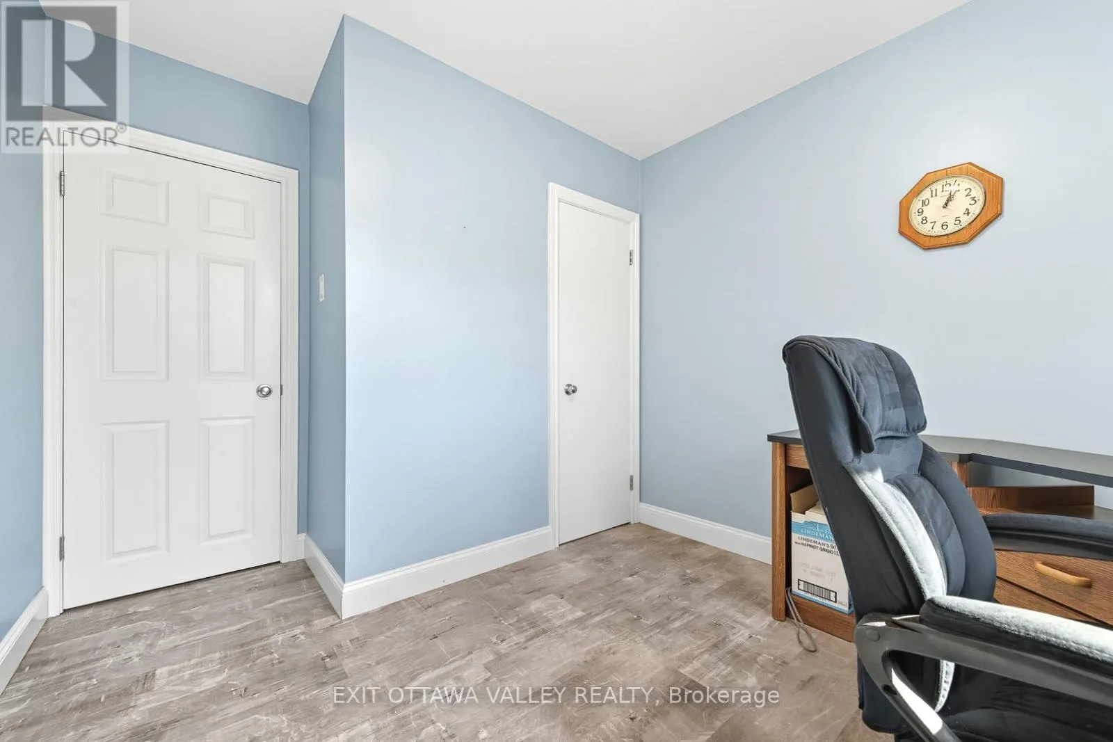 85 FRONTENAC CRESCENT