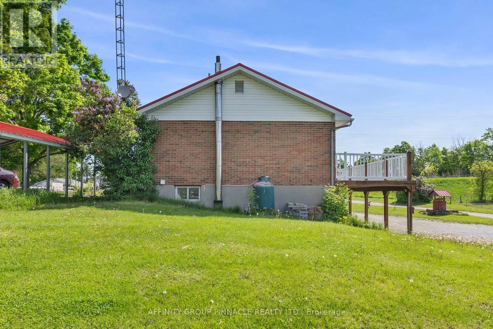 572 COUNTY RD 8 ROAD