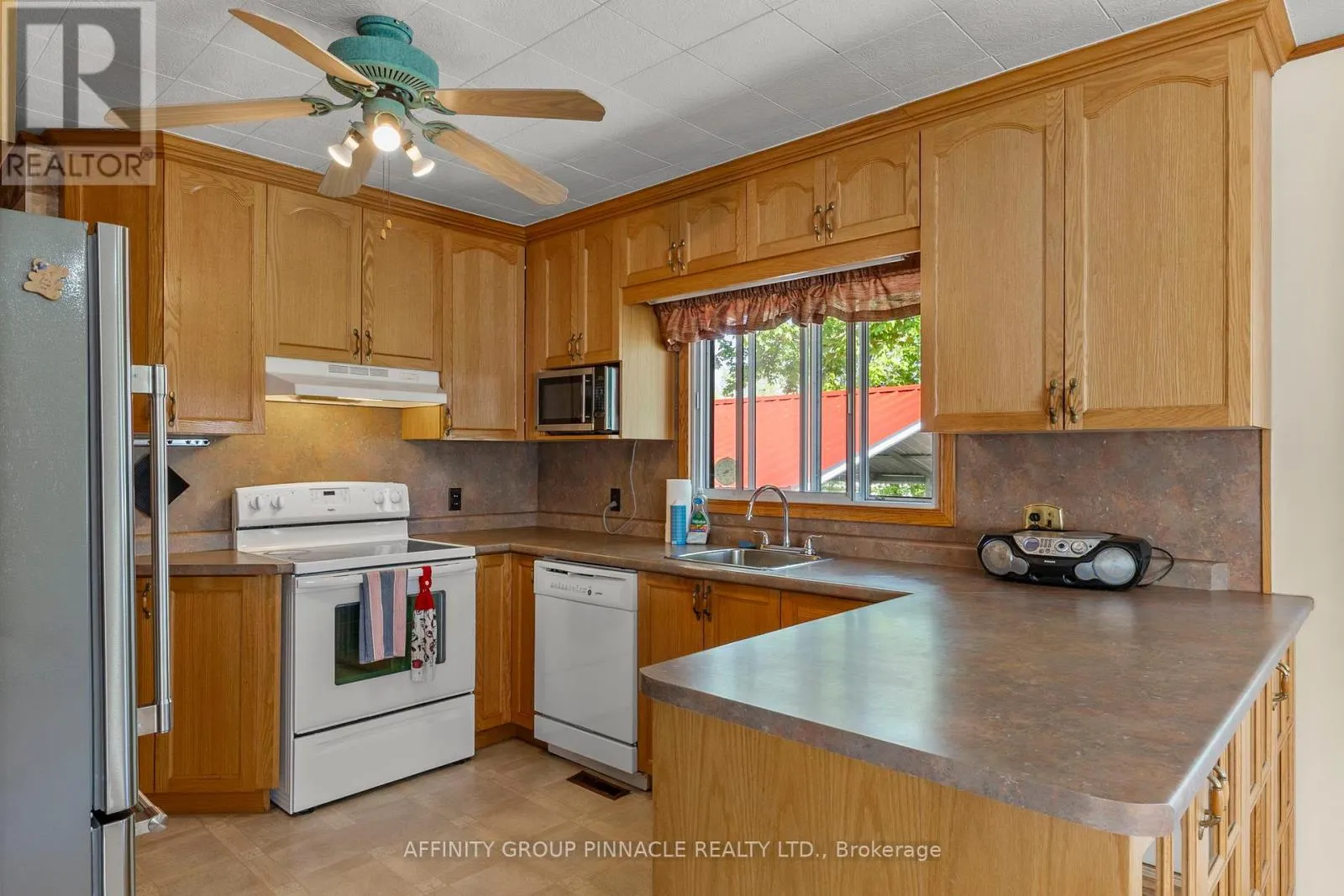 572 COUNTY RD 8 ROAD
