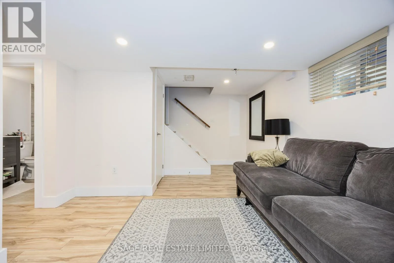 LOWER UNIT - 146 EAST 34TH STREET