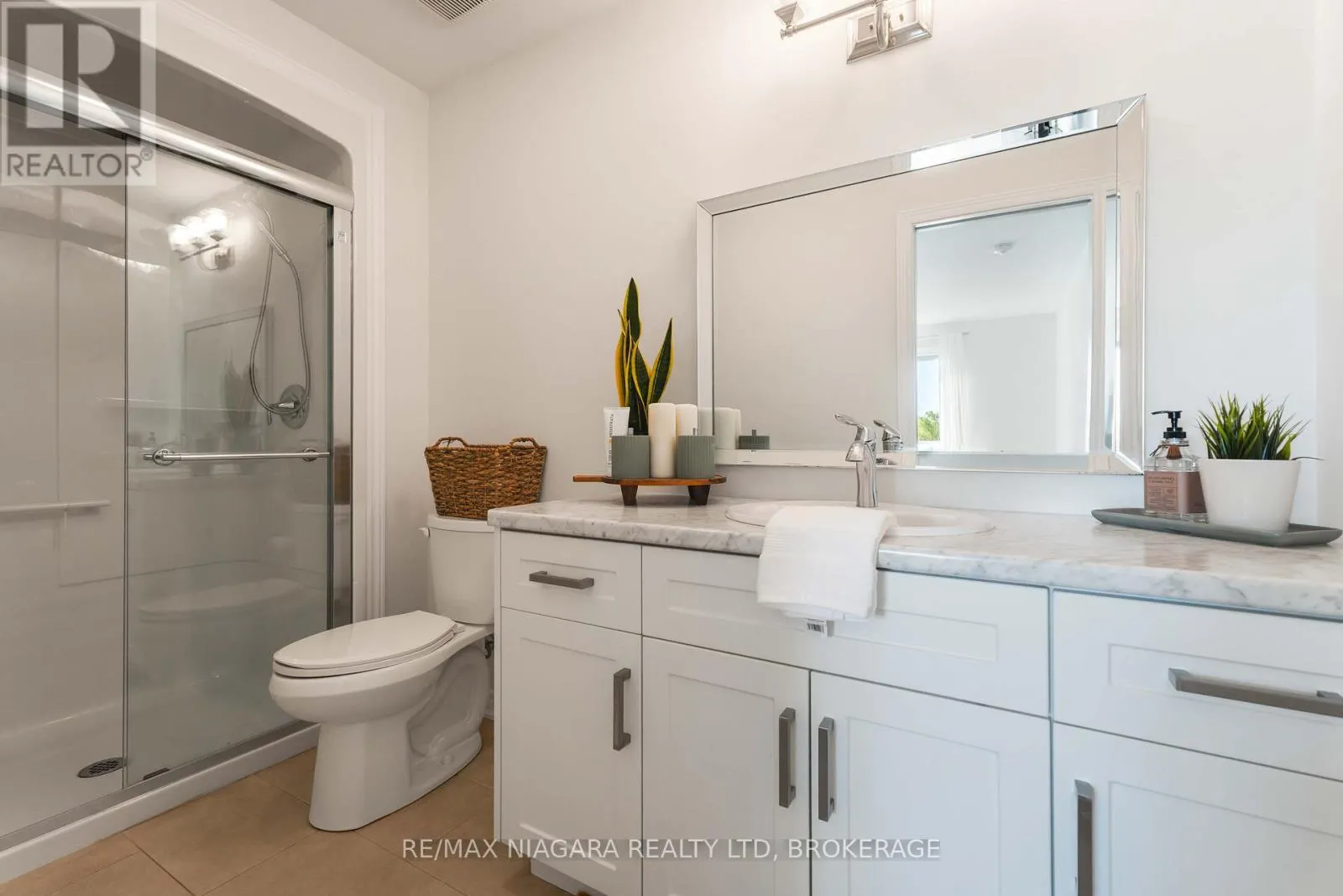 21 LAMB CRESCENT