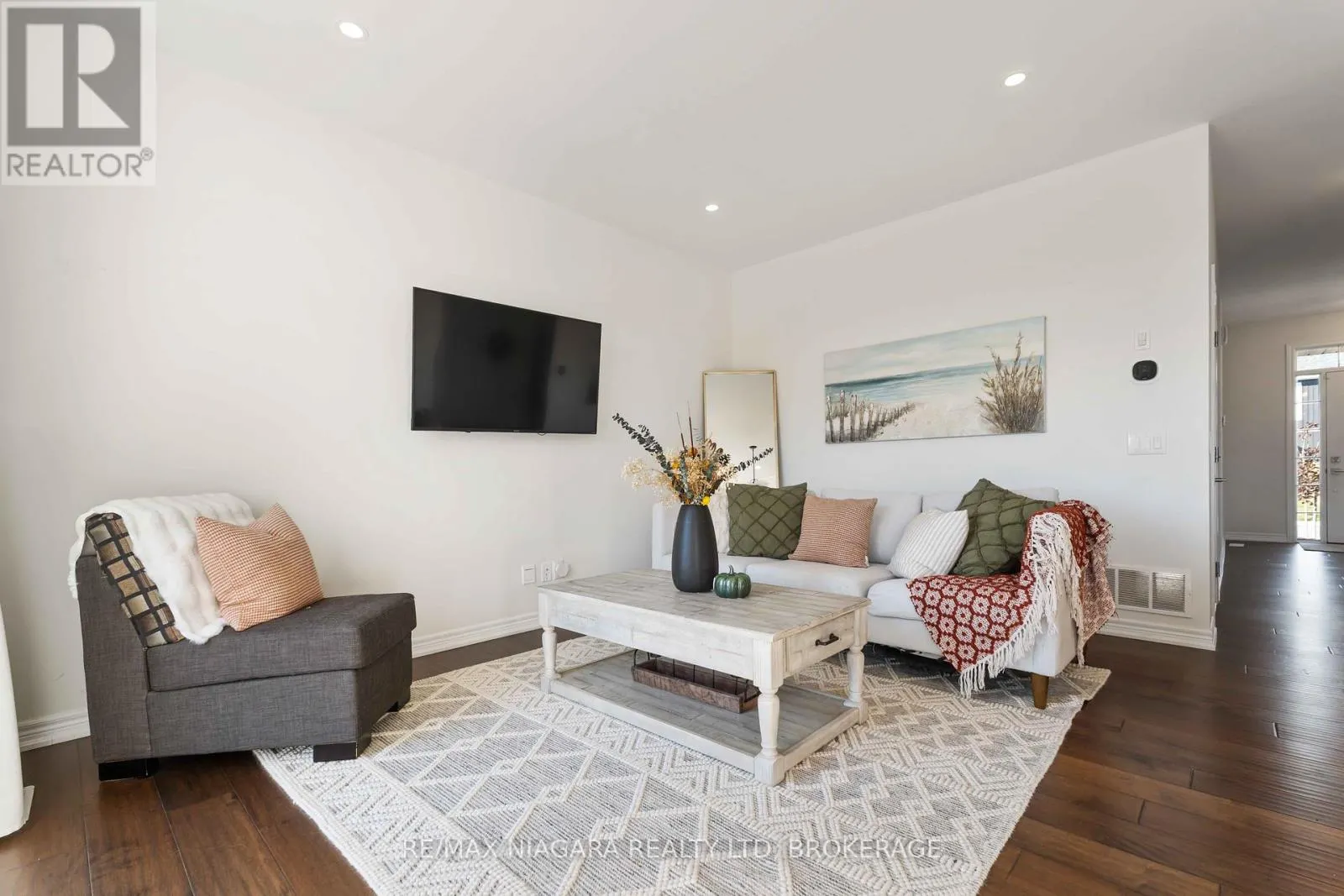 21 LAMB CRESCENT