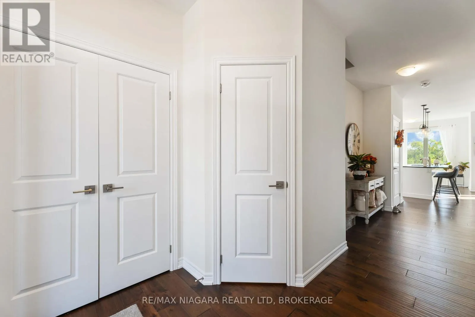 21 LAMB CRESCENT