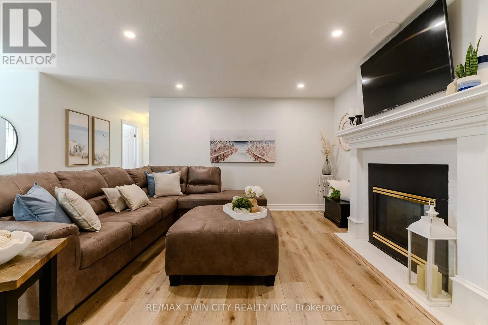 5 NEWPORT LANE
