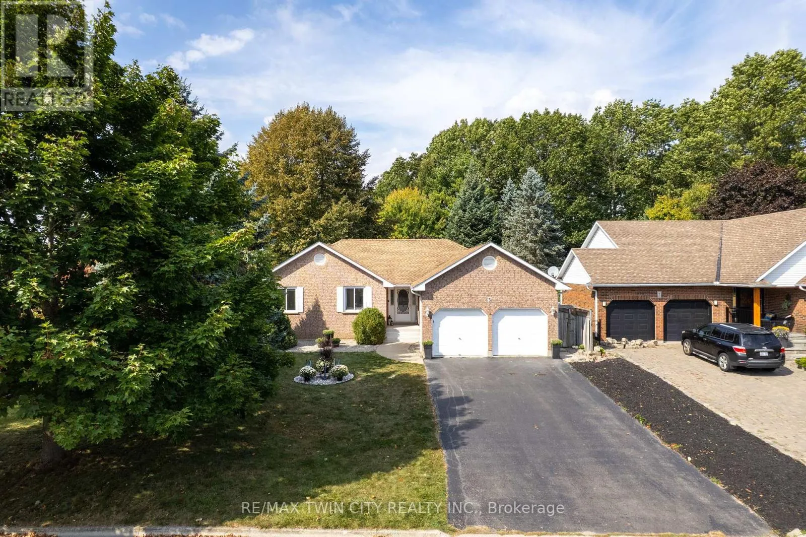 5 NEWPORT LANE