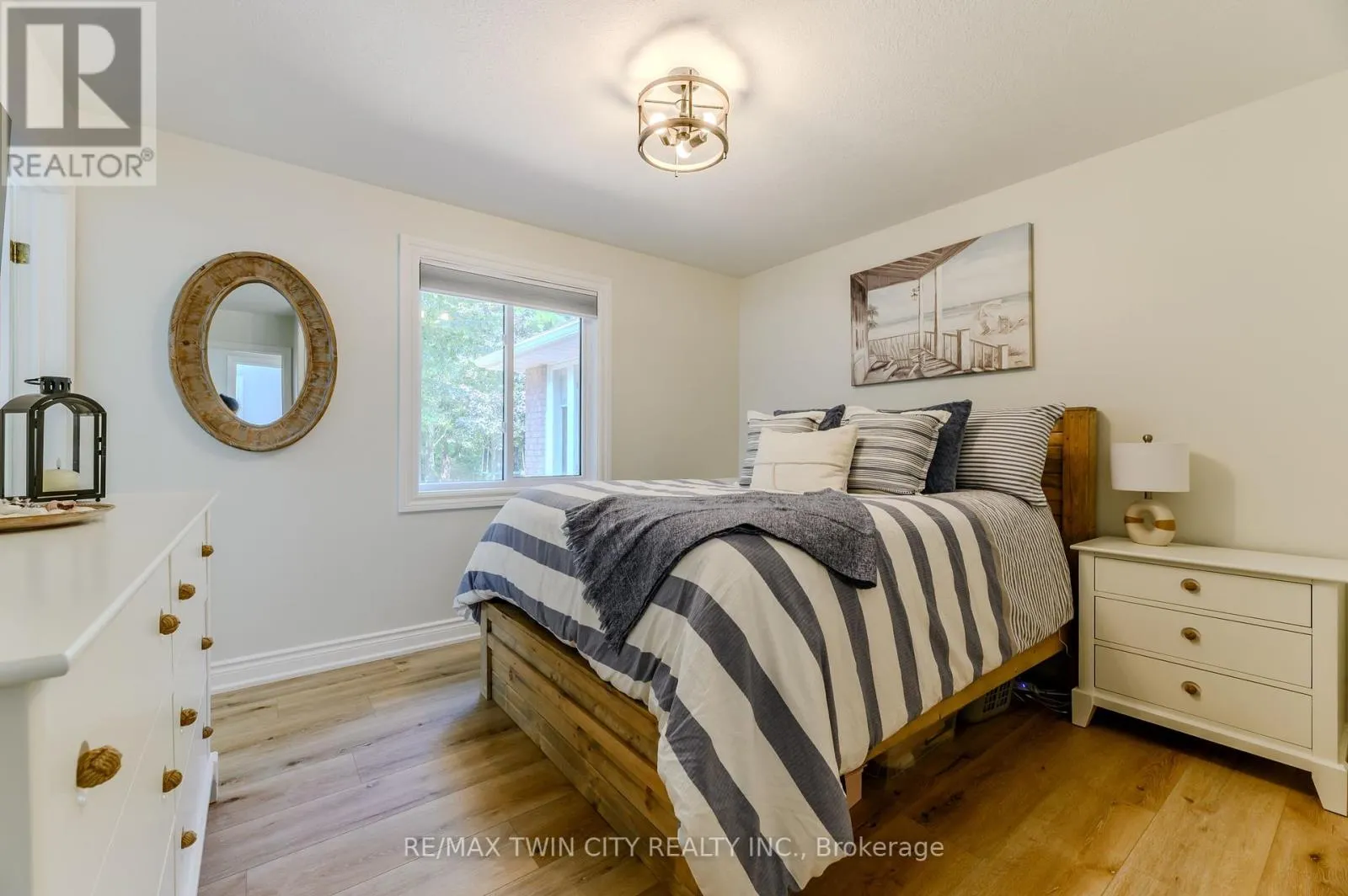 5 NEWPORT LANE