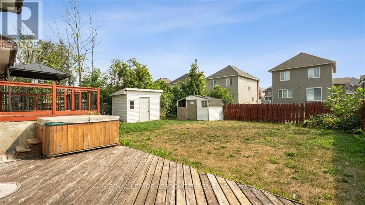 27 JANLYN CRESCENT