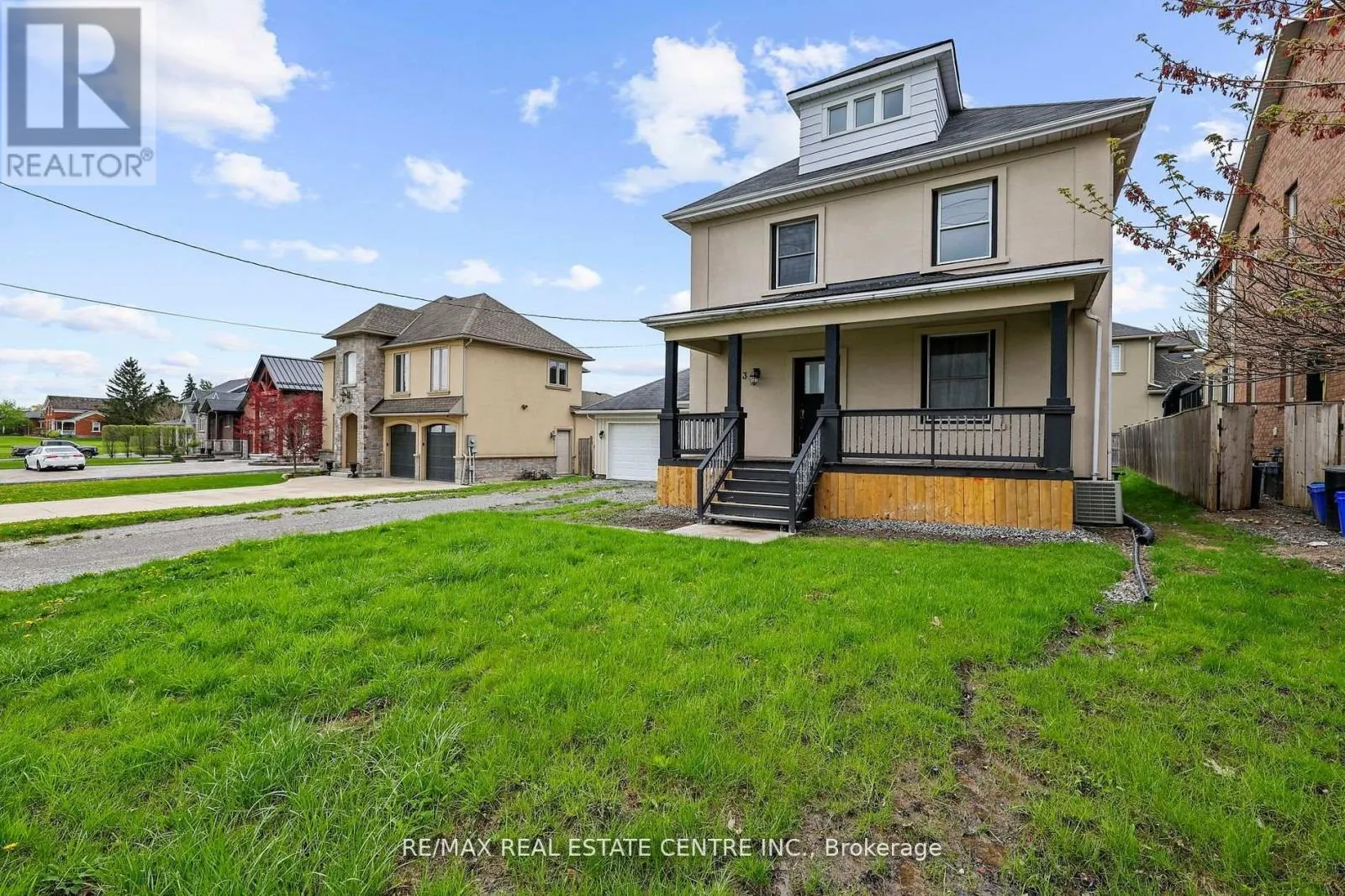 323 QUEENSTON ROAD