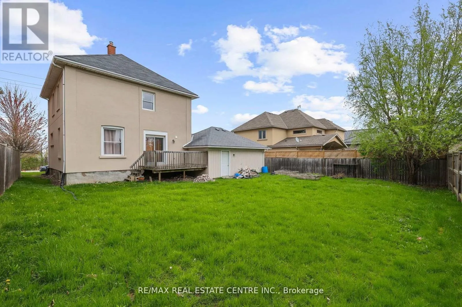 323 QUEENSTON ROAD