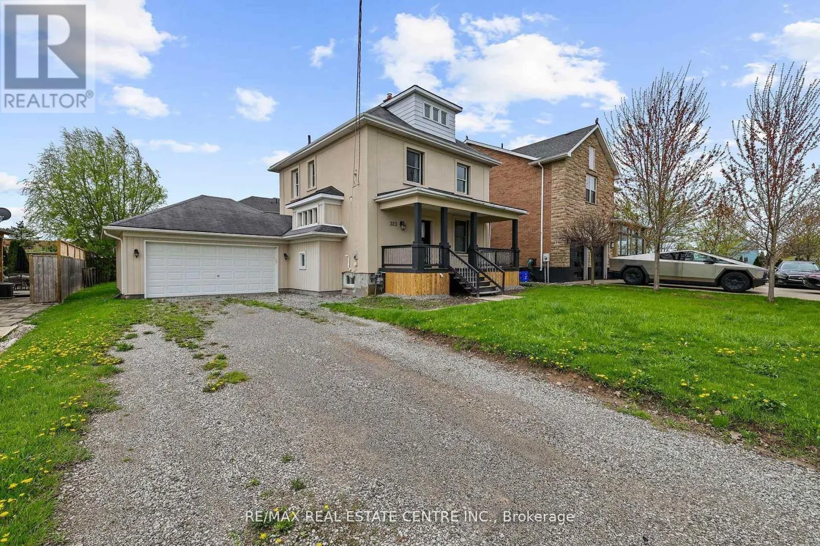 323 QUEENSTON ROAD