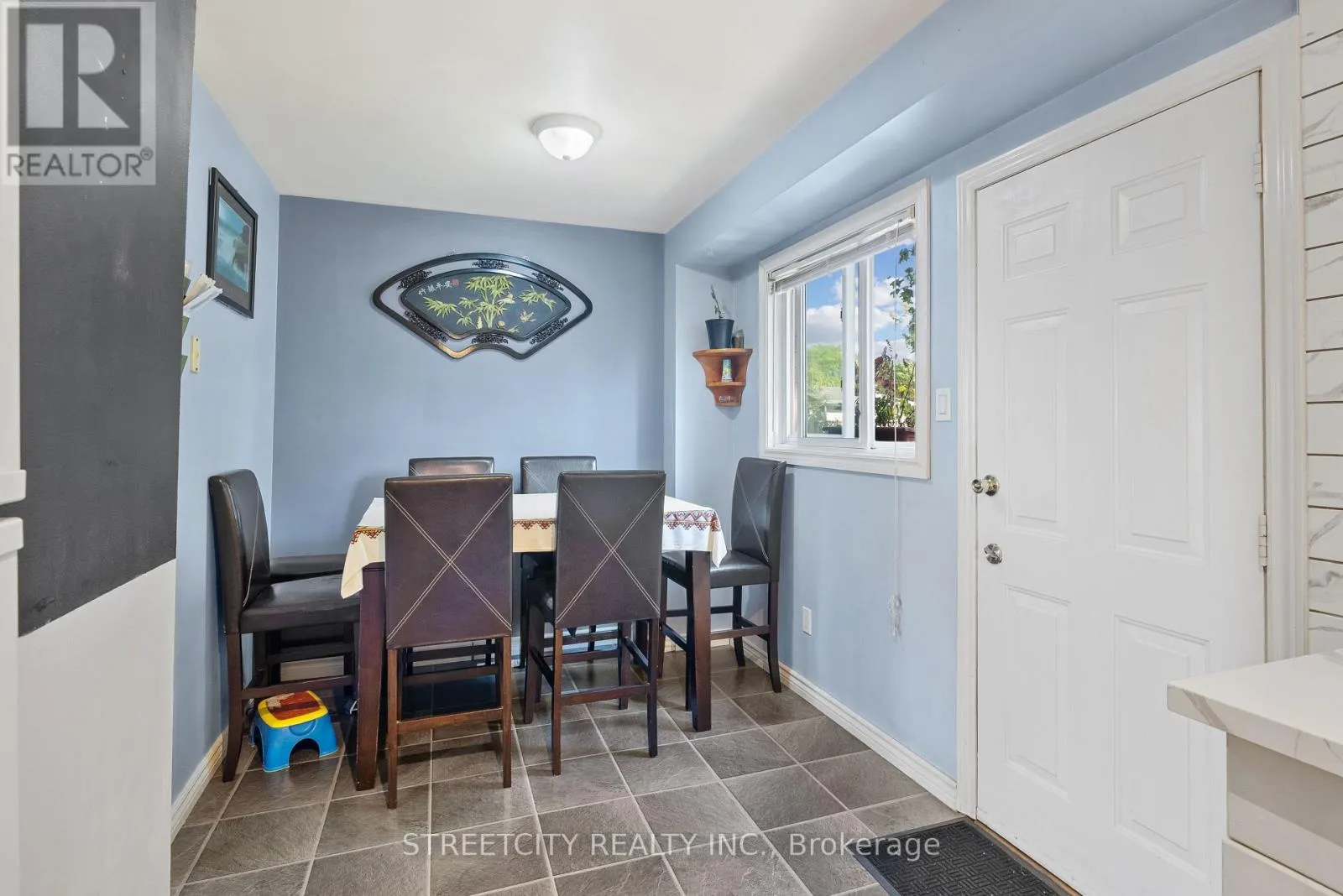 19 - 45 GATEWOOD PLACE, #19