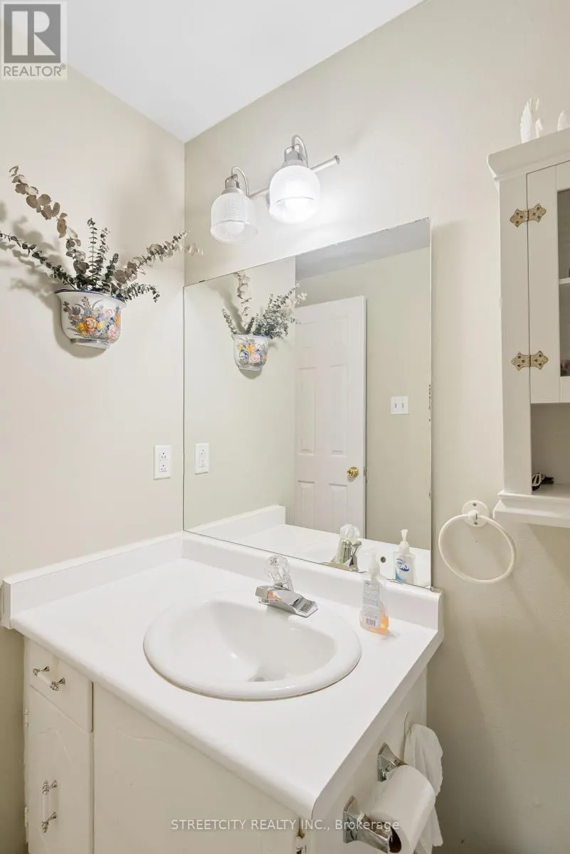 19 - 45 GATEWOOD PLACE, #19