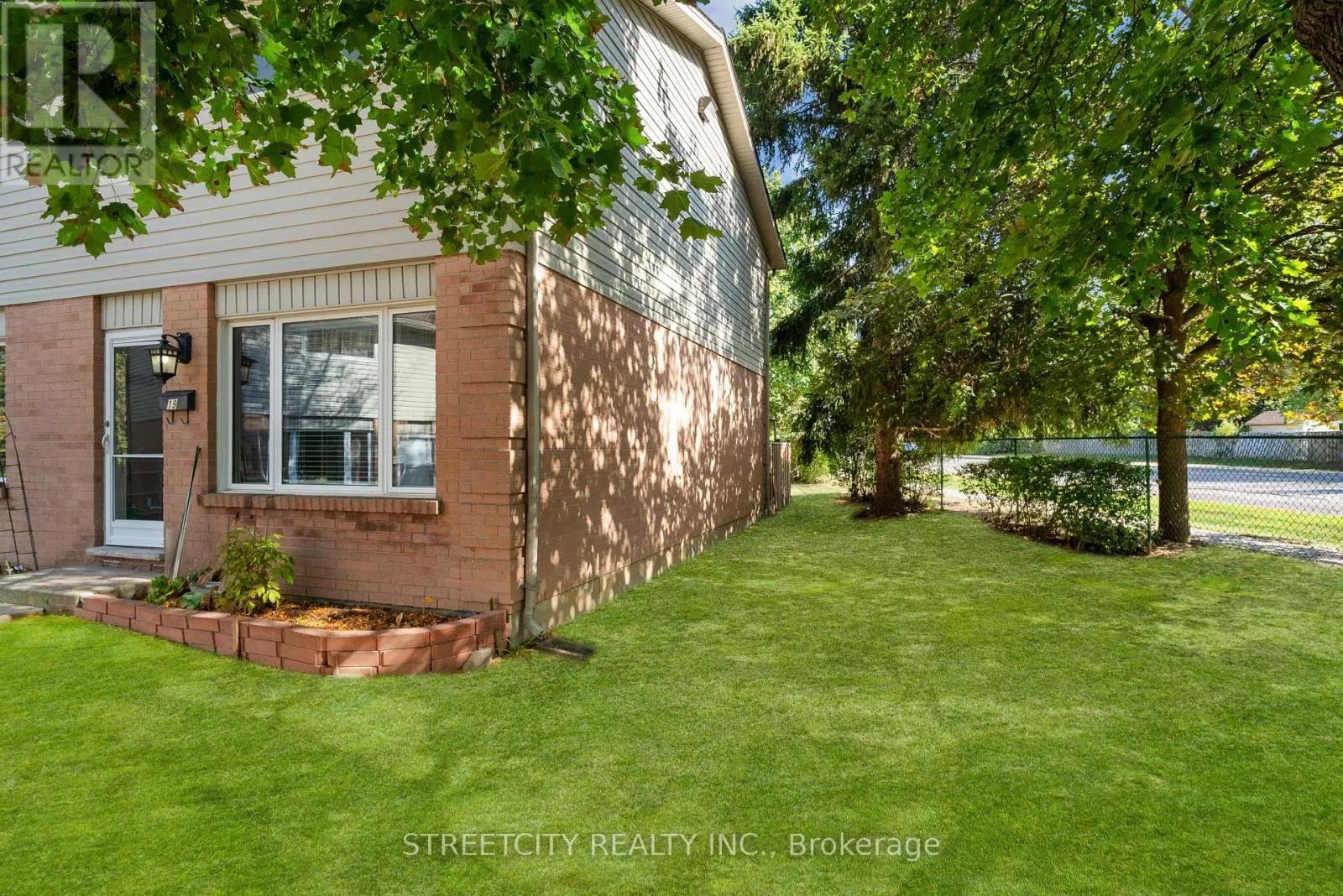 19 - 45 GATEWOOD PLACE, #19