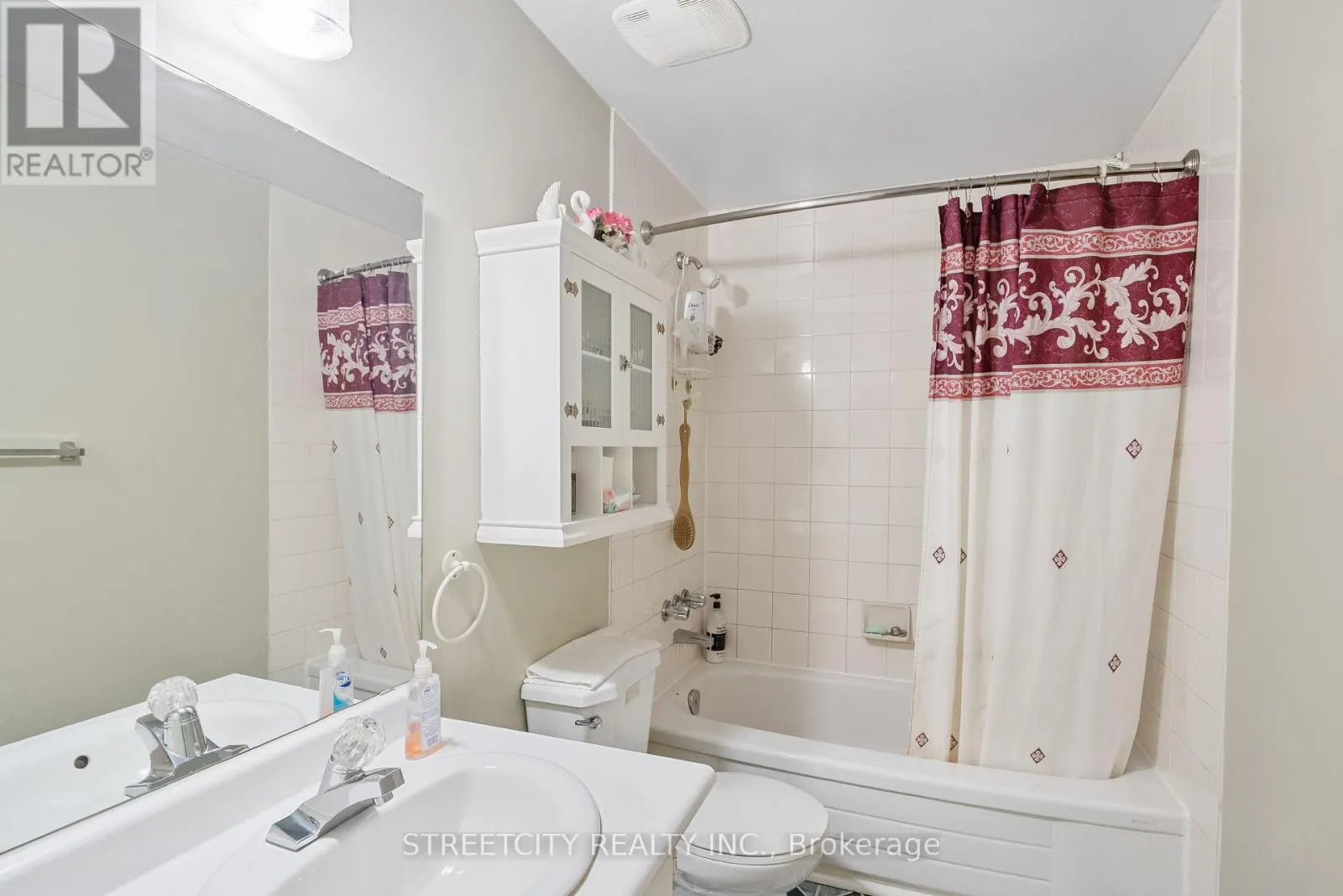 19 - 45 GATEWOOD PLACE, #19