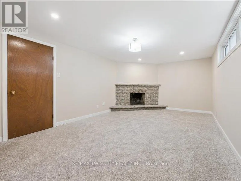 407 GRANGEWOOD DRIVE S