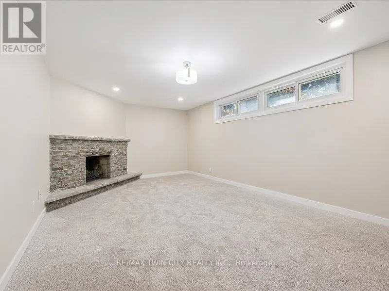407 GRANGEWOOD DRIVE S