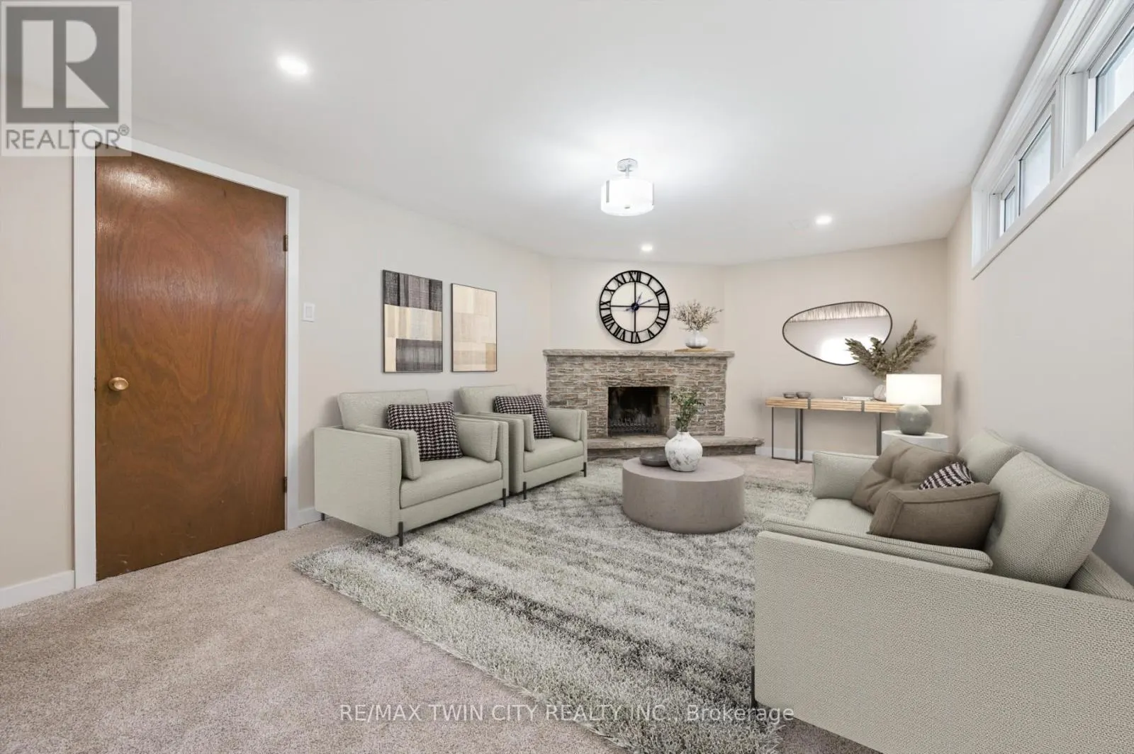 407 GRANGEWOOD DRIVE S