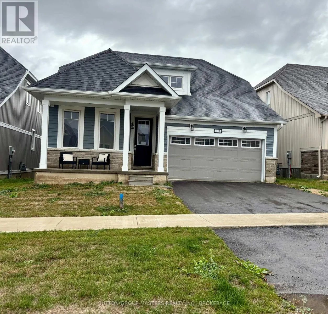 19 OAKMONT DRIVE