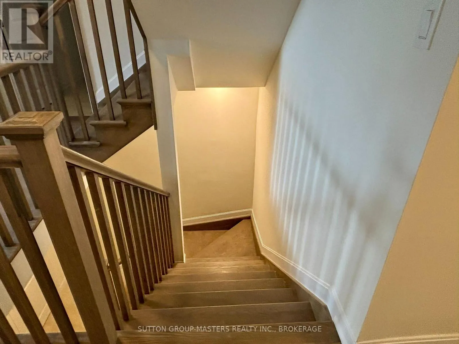 19 OAKMONT DRIVE