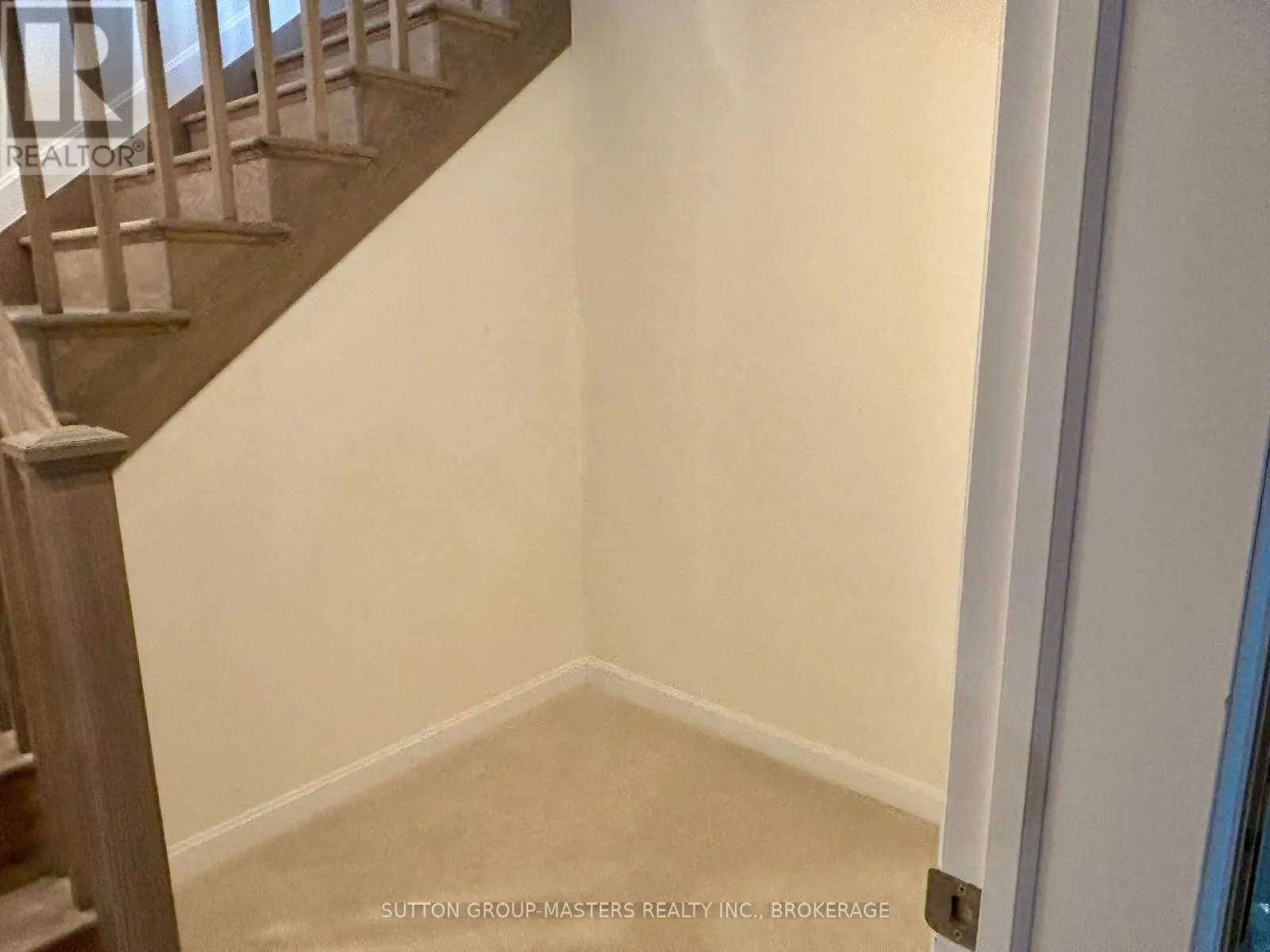 19 OAKMONT DRIVE