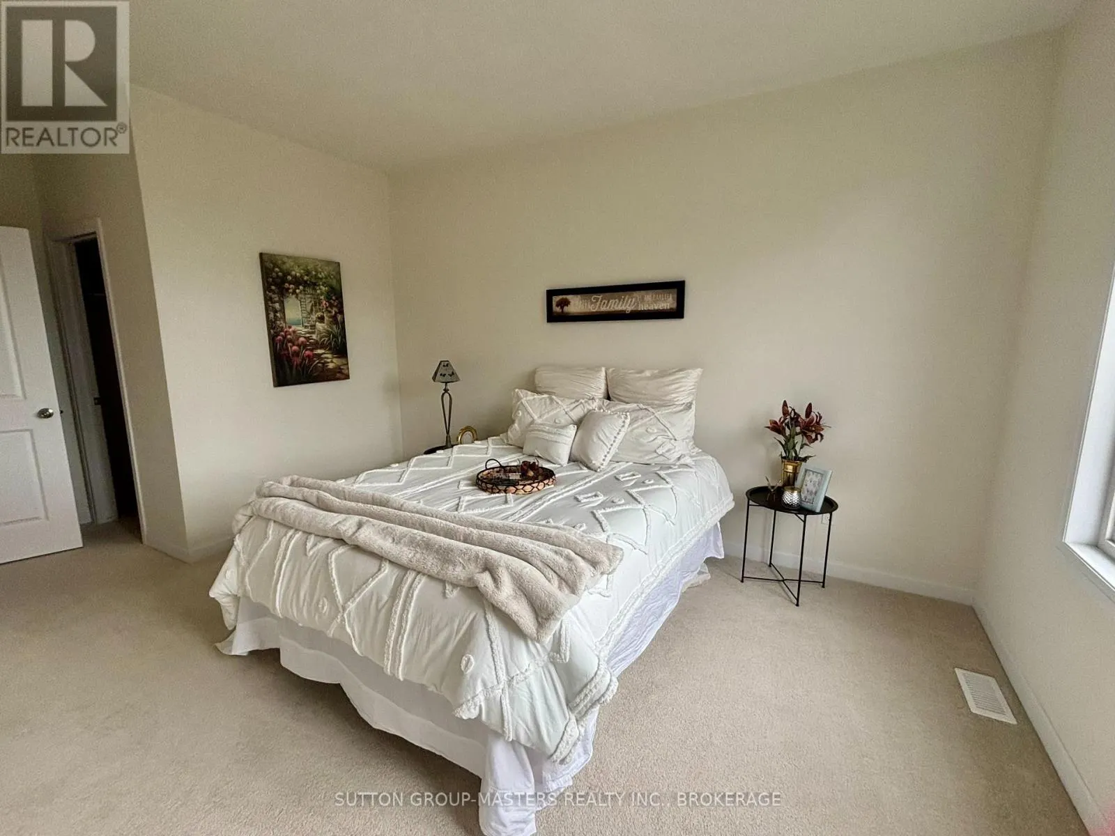19 OAKMONT DRIVE