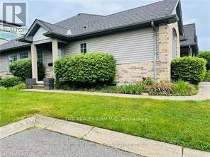 5 - 215 NORTH CENTRE ROAD, #5