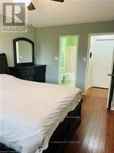 5 - 215 NORTH CENTRE ROAD, #5