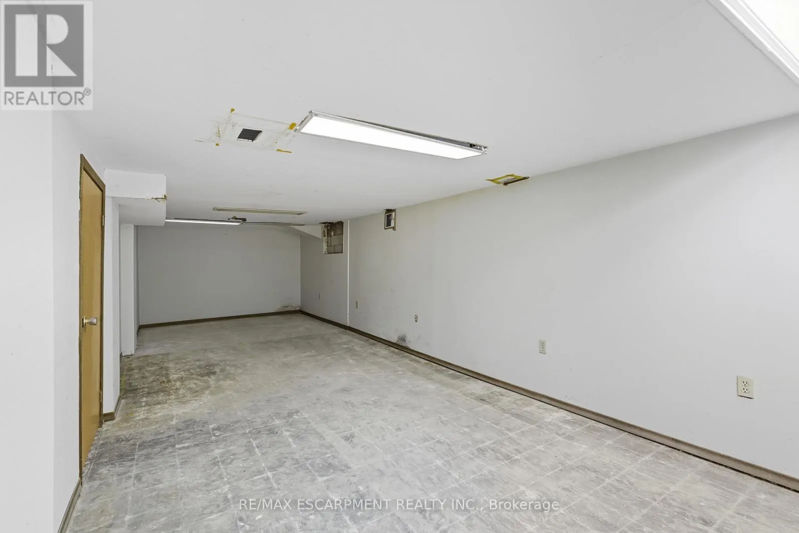 1036 UPPER WENTWORTH STREET