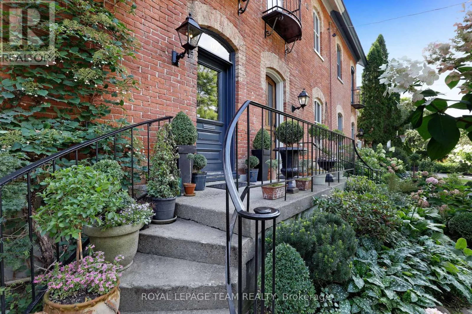161 MACKAY STREET