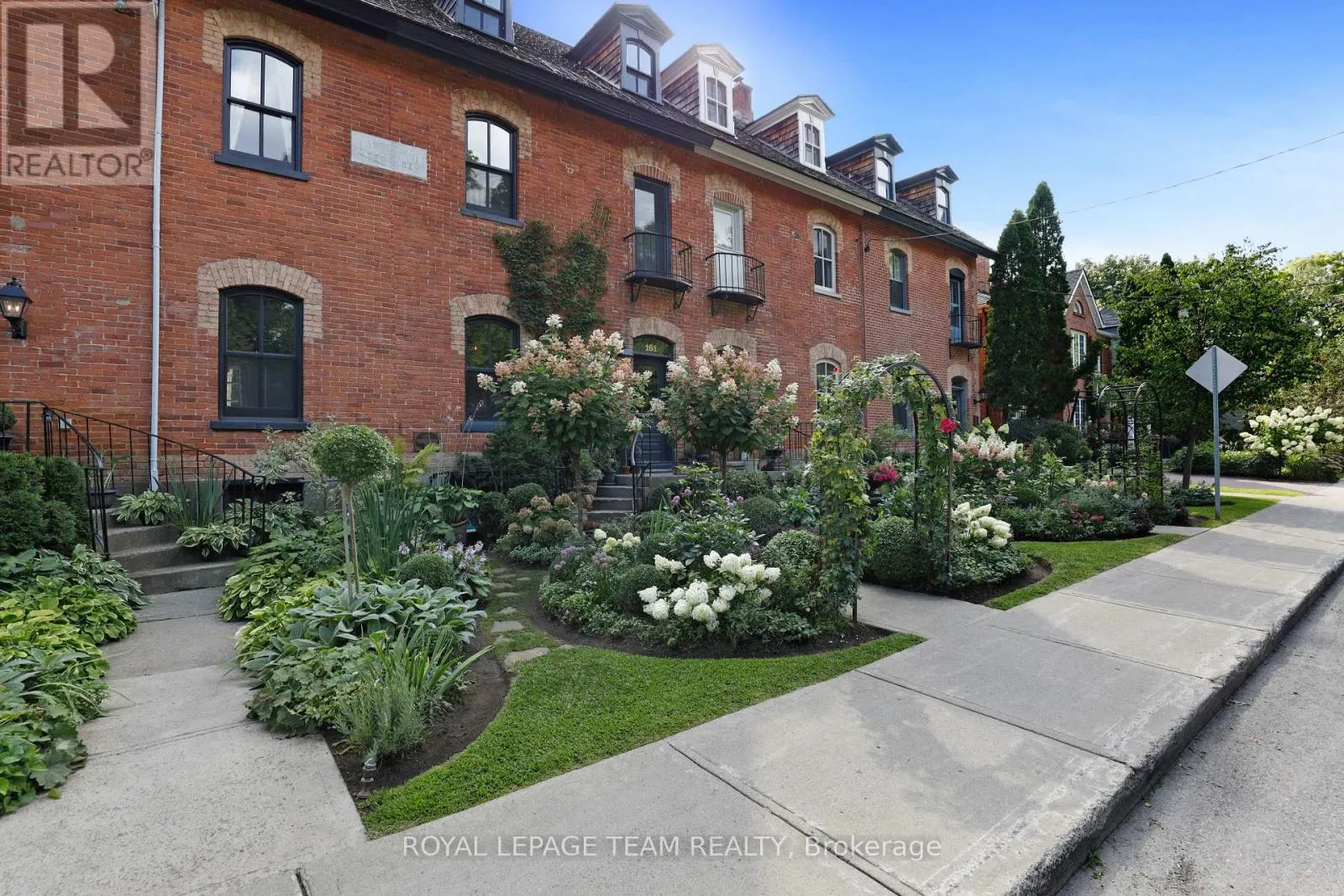 161 MACKAY STREET