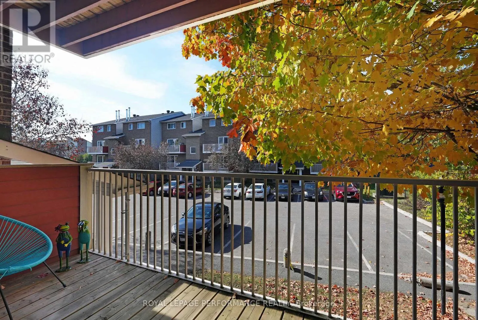 402 - 1589 ST BERNARD STREET