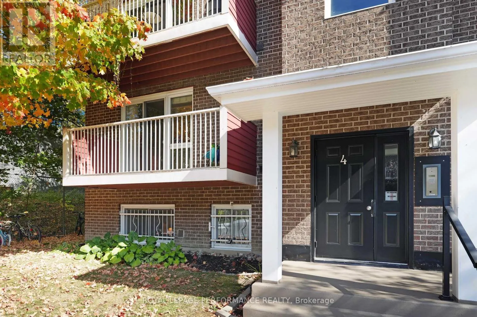 402 - 1589 ST BERNARD STREET