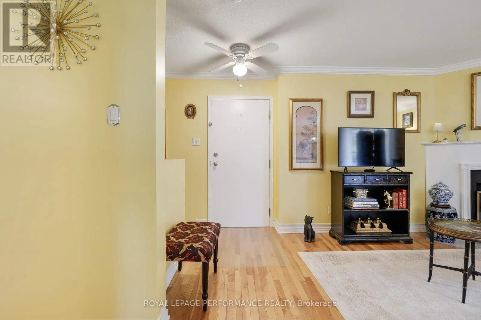 402 - 1589 ST BERNARD STREET