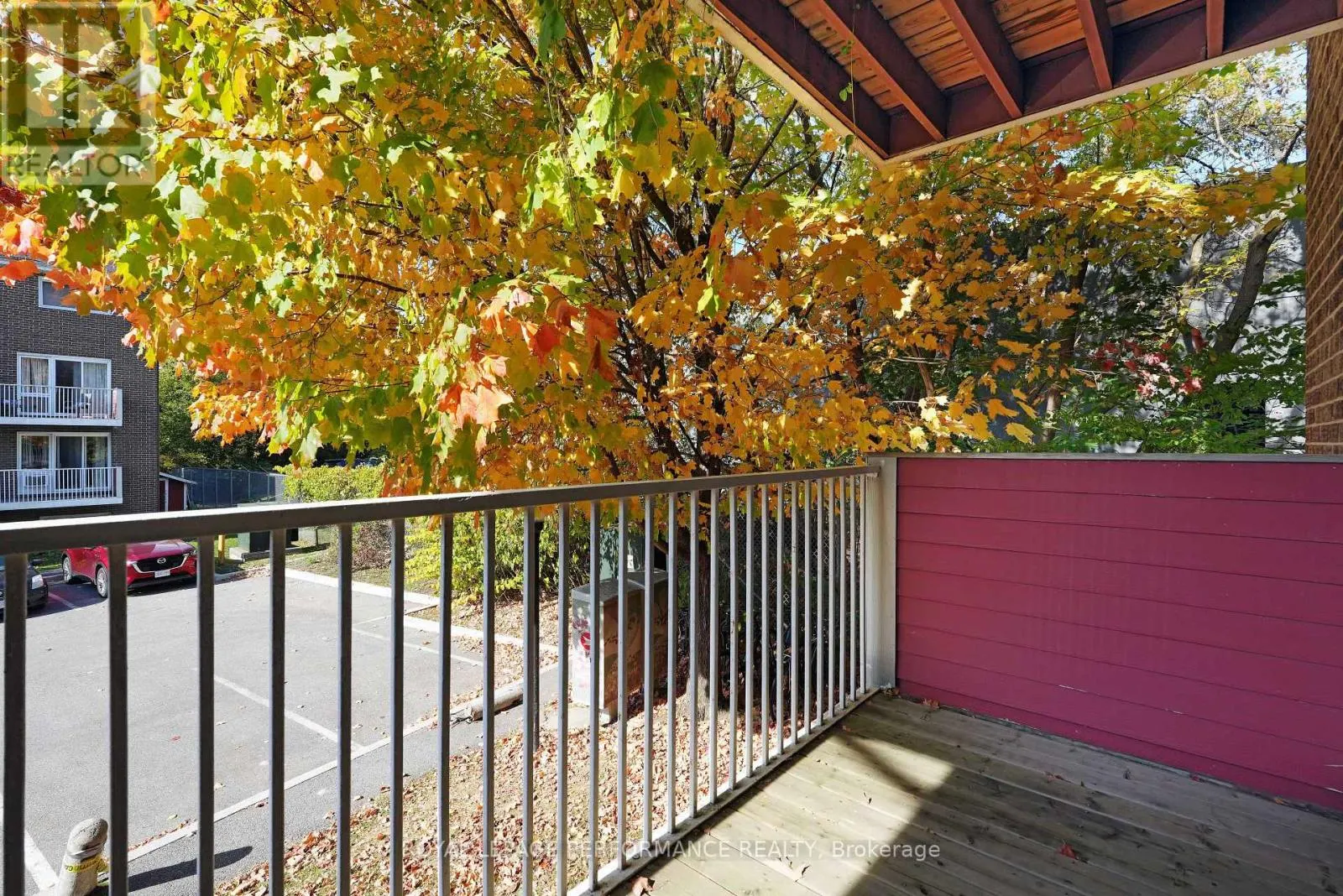 402 - 1589 ST BERNARD STREET